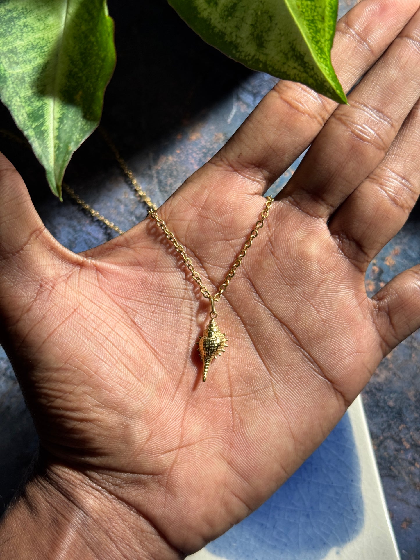 Conch shell adjustable 18k gold plated necklace
