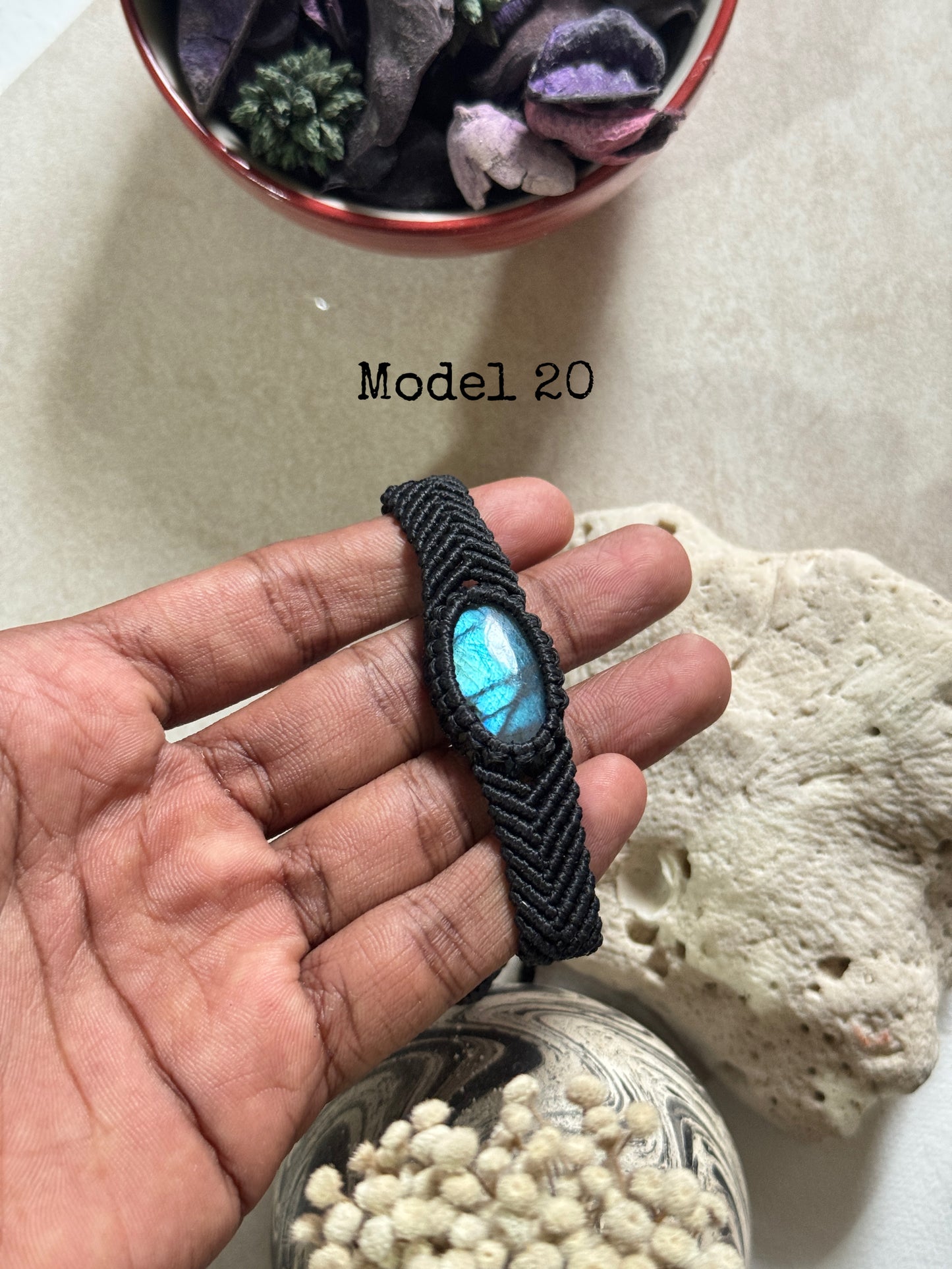 Labradorite stone macramé adjustable bracelet