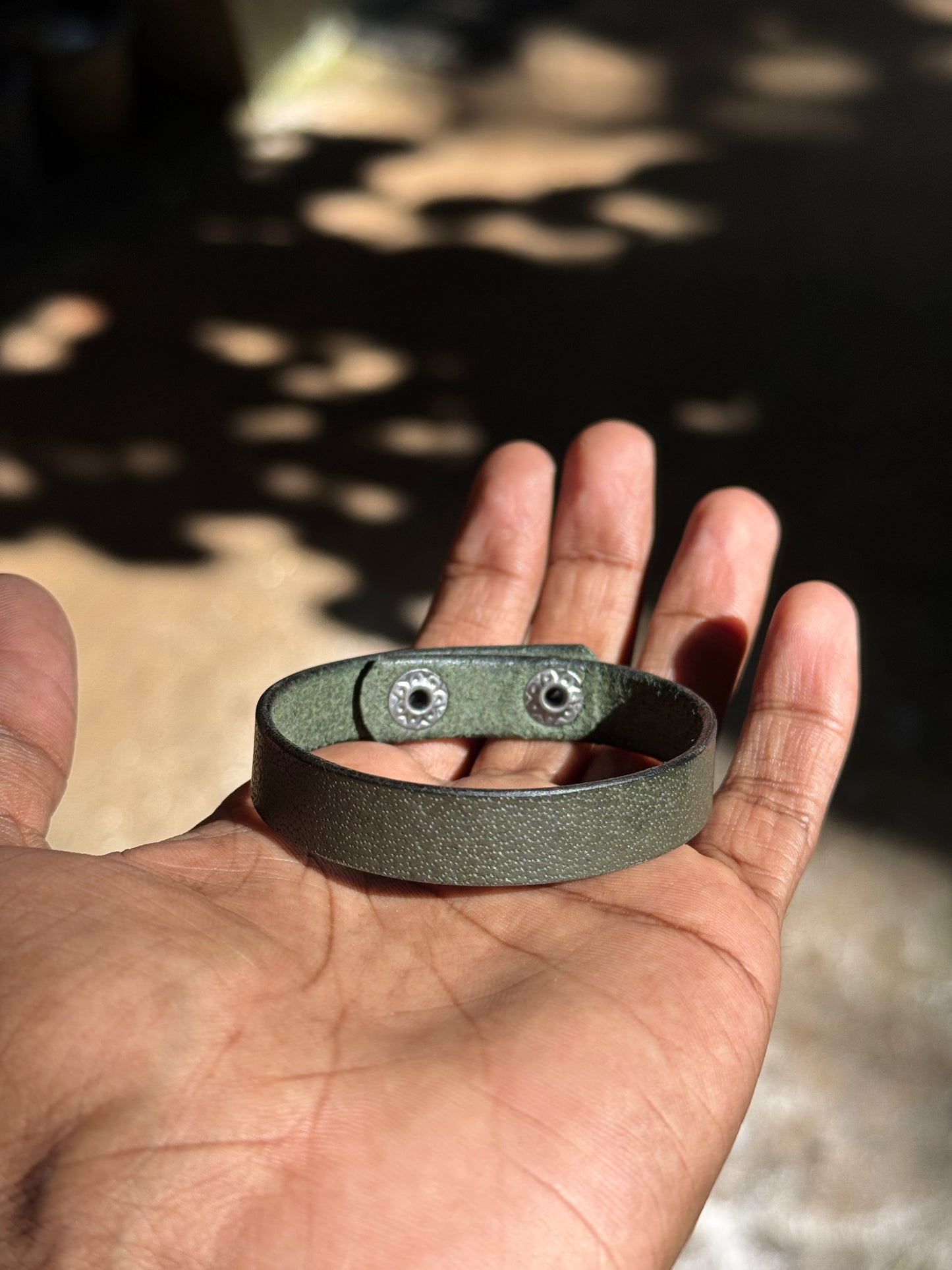 Leather adjusable bracelet