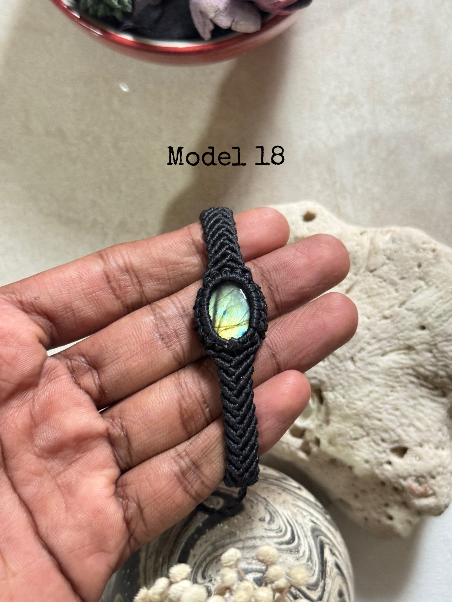 Labradorite stone macramé adjustable bracelet