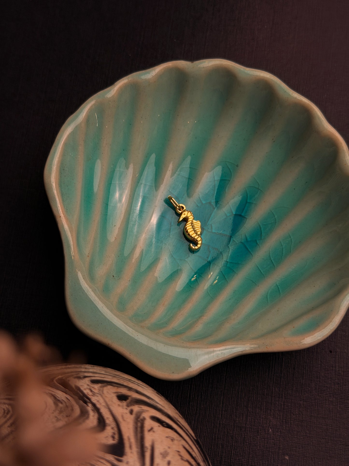 Sea horse pendant