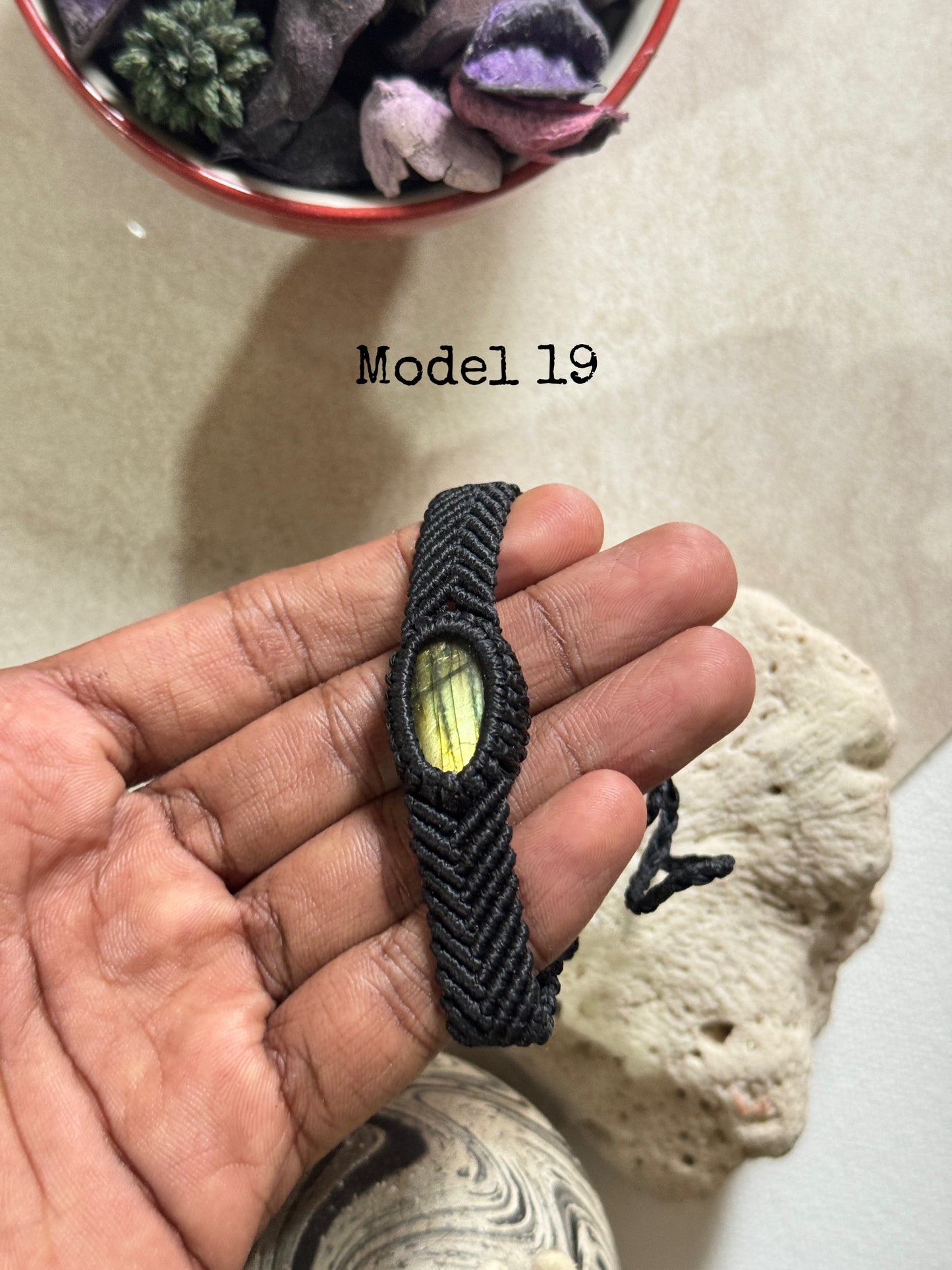 Labradorite stone macramé adjustable bracelet