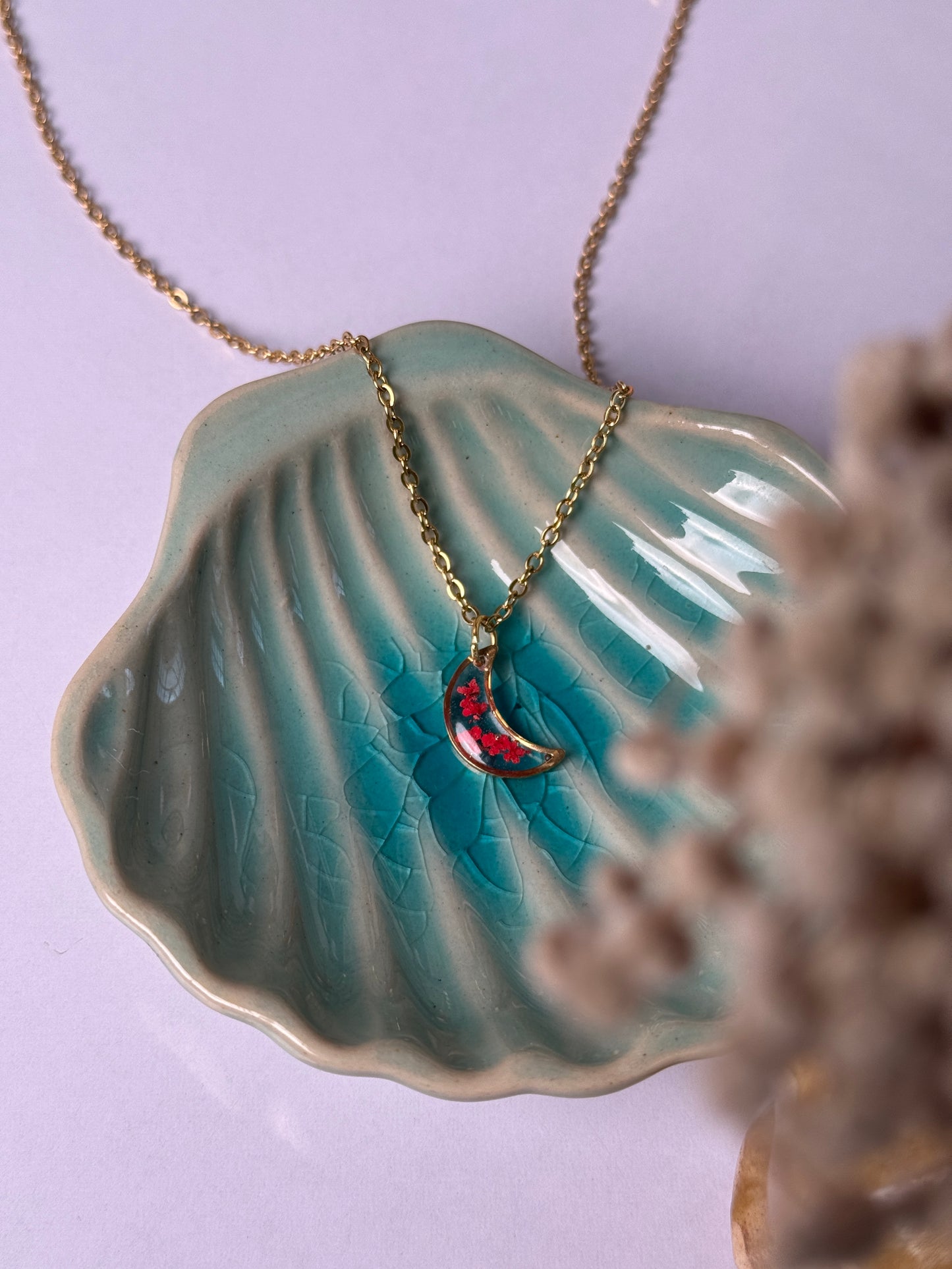 Red Queen annes lace moon shape 18k gold plated necklace