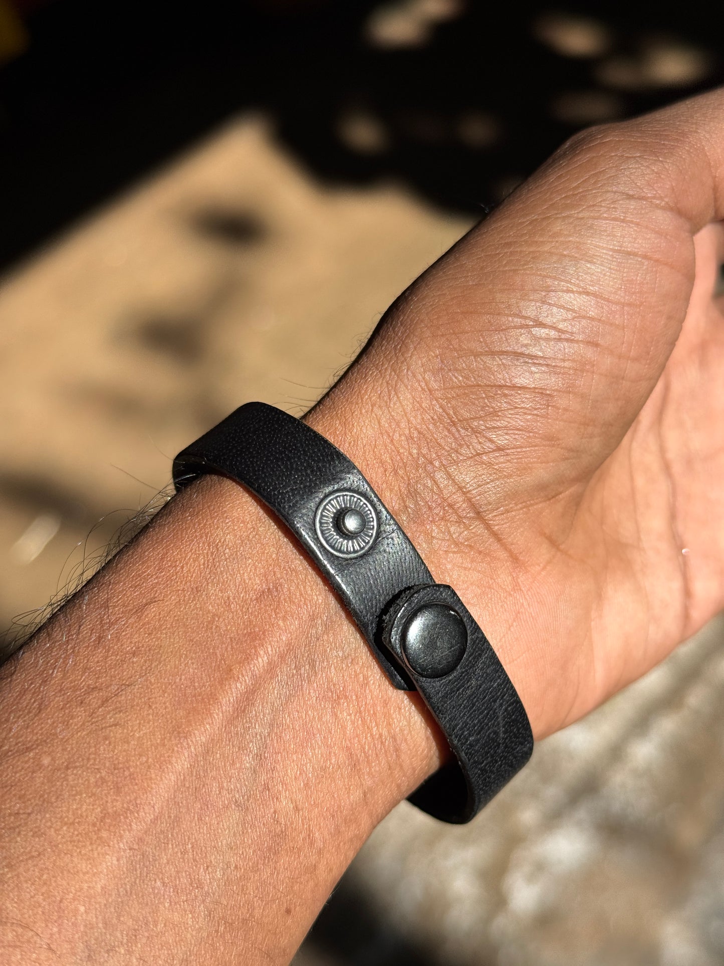 Leather adjusable bracelet