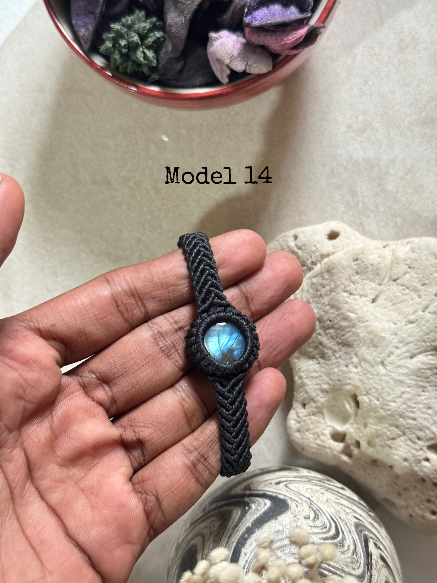 Labradorite stone macramé adjustable bracelet