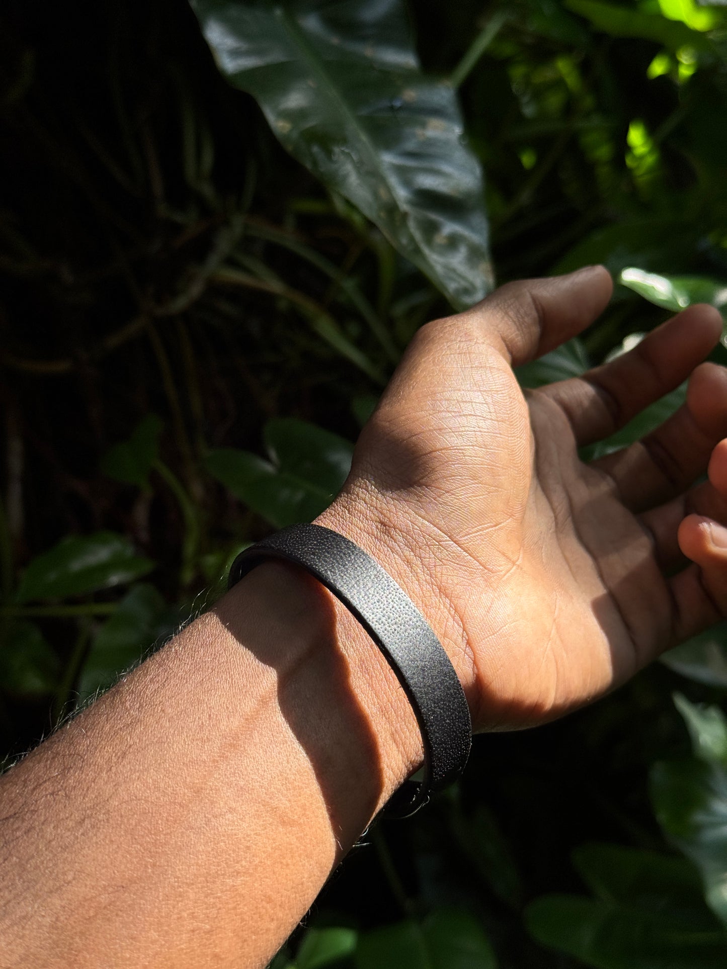 Leather adjusable bracelet
