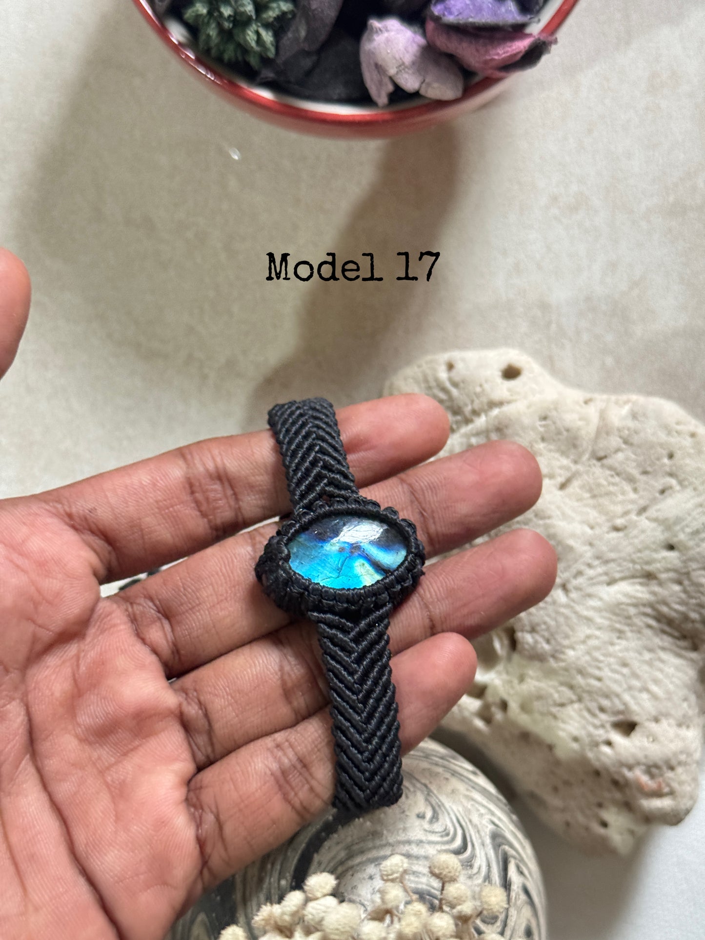 Labradorite stone macramé adjustable bracelet