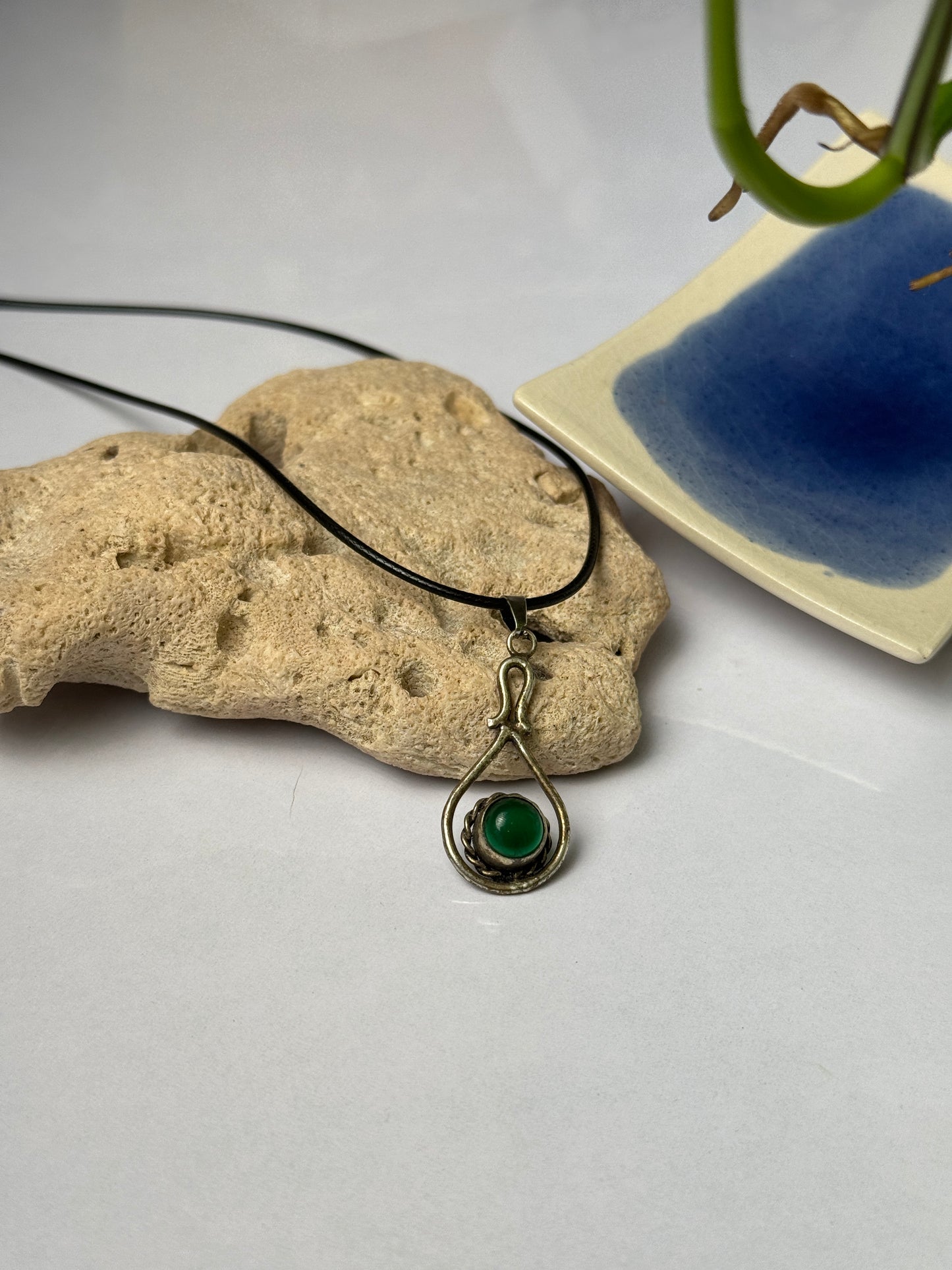 River stone stone necklace