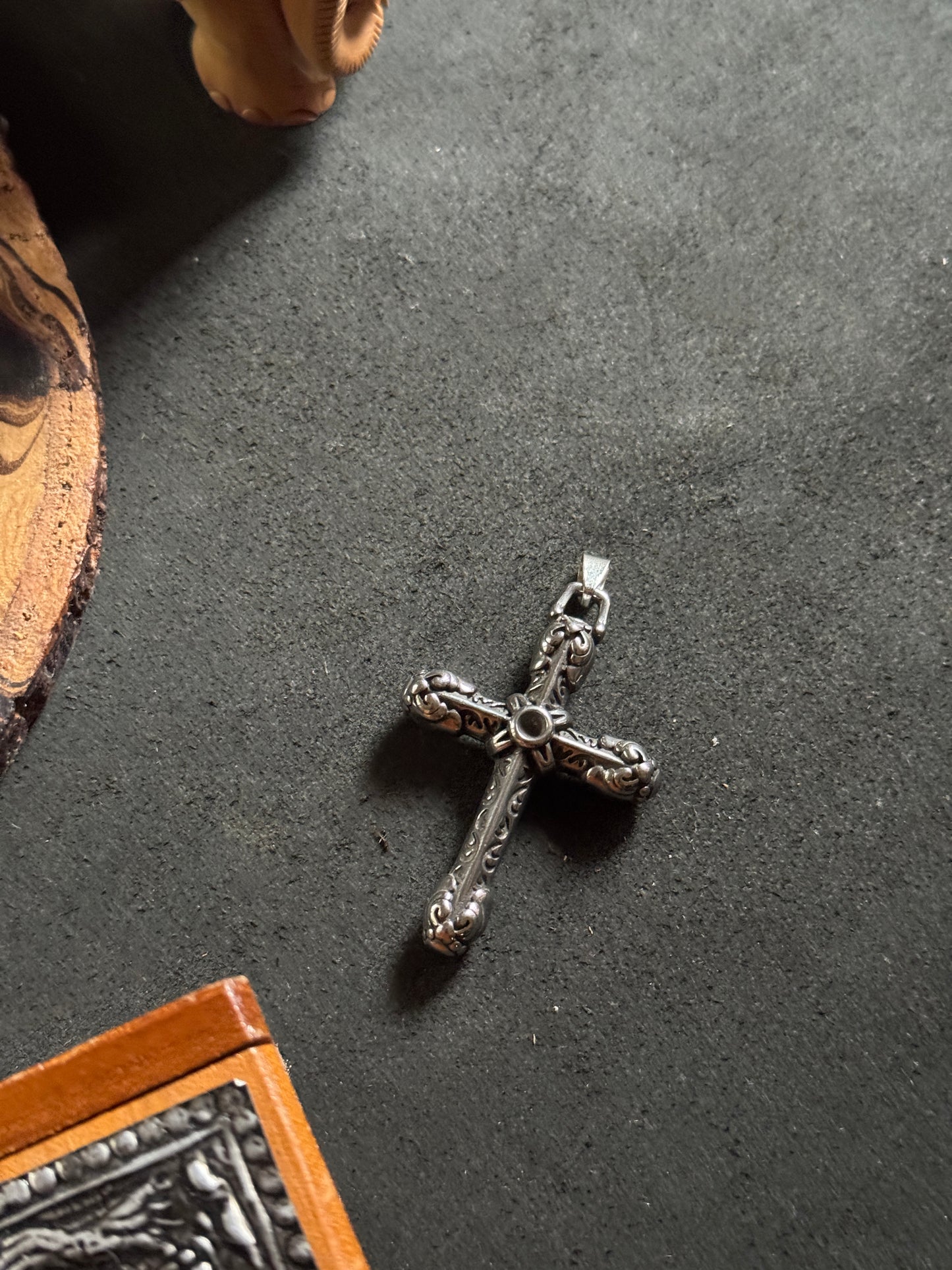 Big cross stainless steel pendant with hook