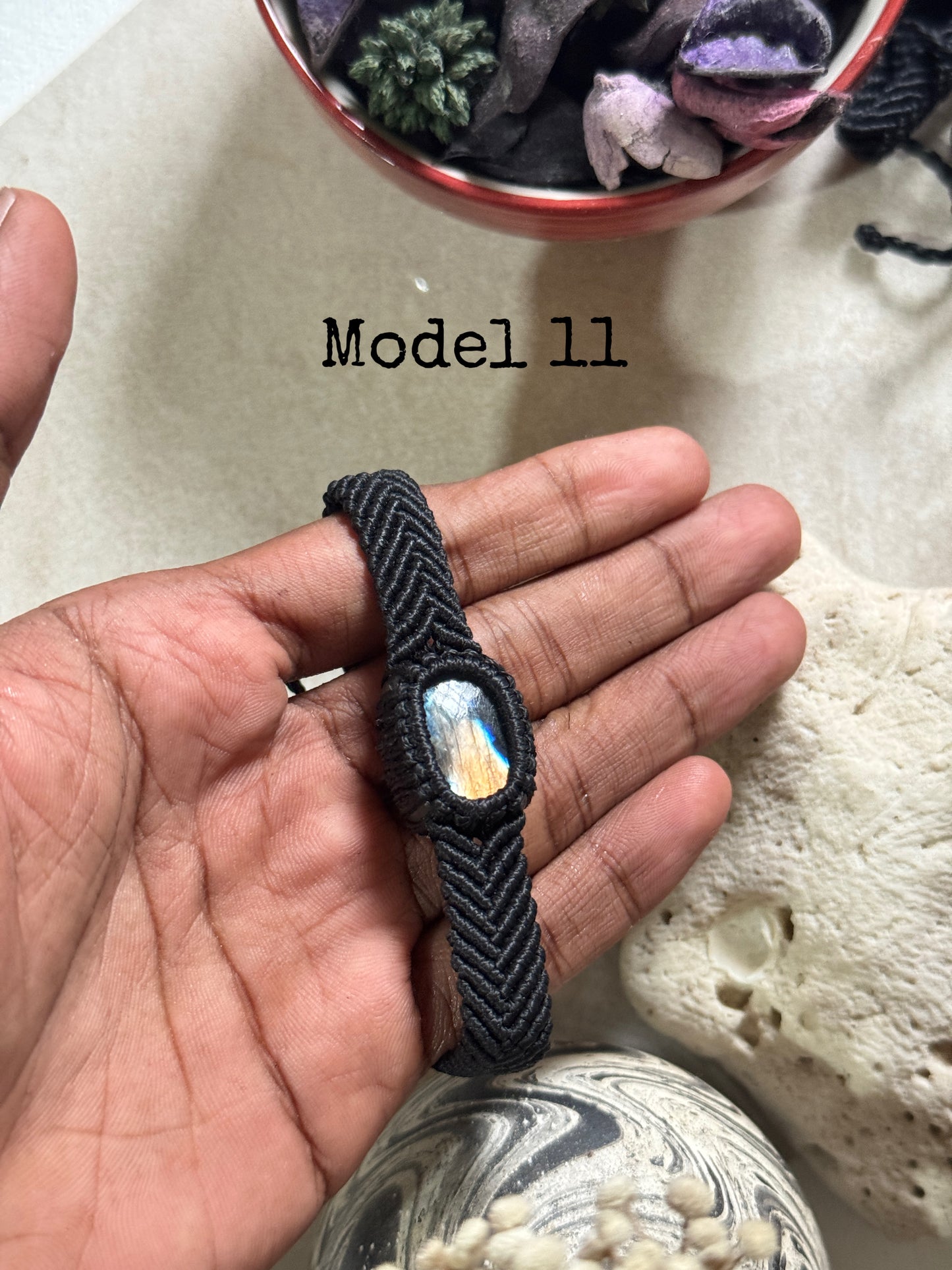 Labradorite stone macramé adjustable bracelet