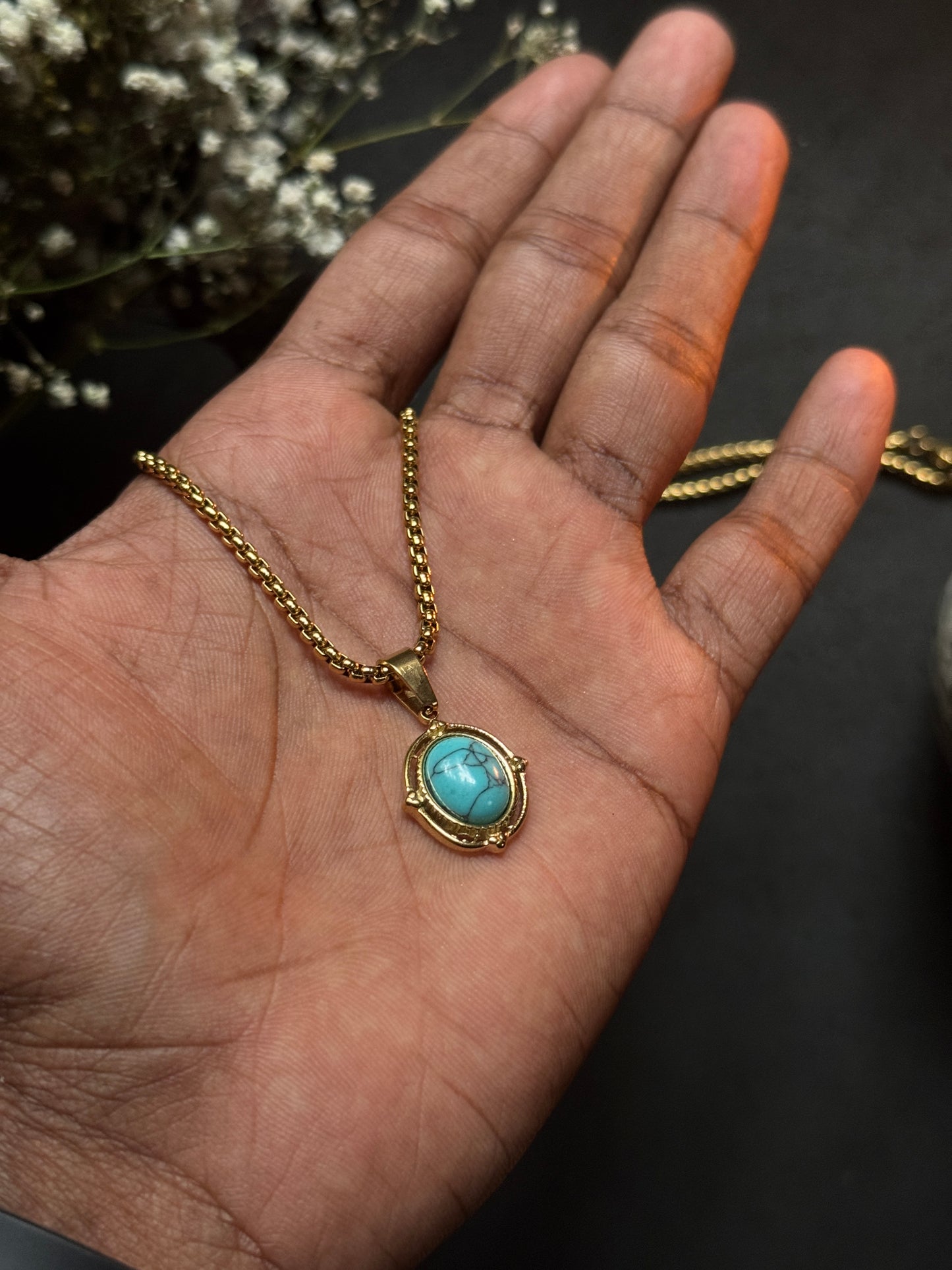 Turquoise oval shape thick 18k gold plated necklace 50 cm
