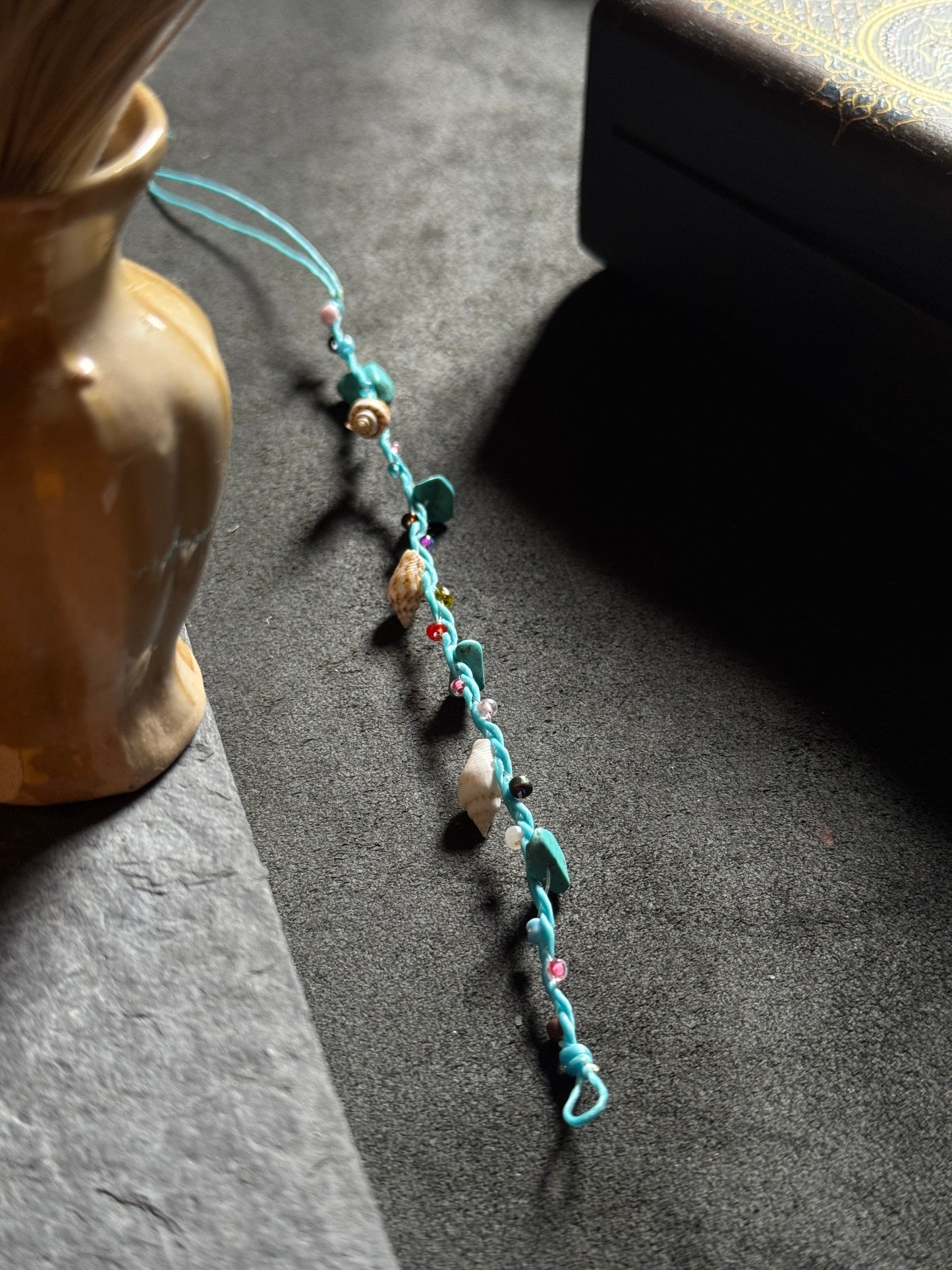 Macramé shell blue anklet