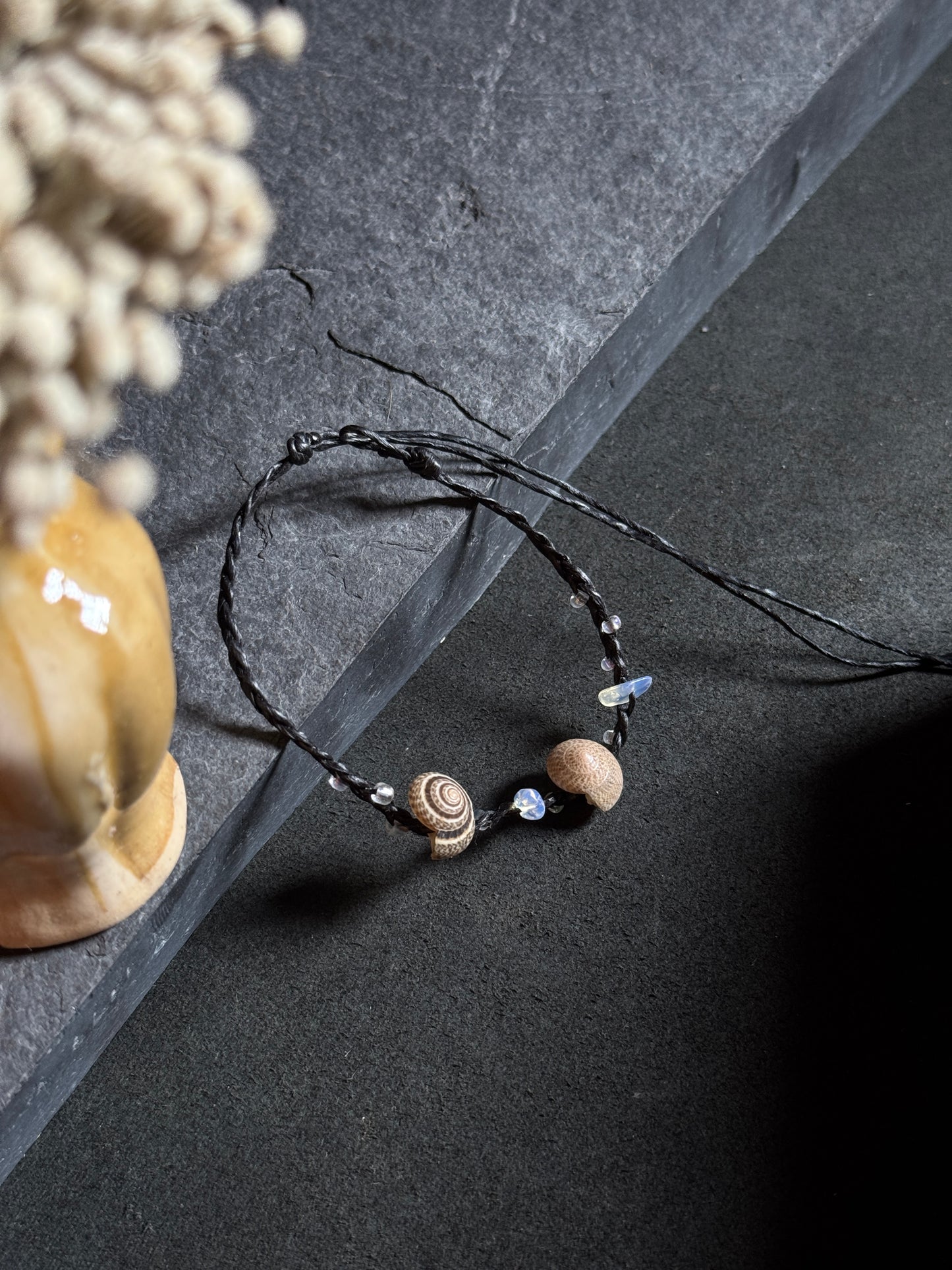 Macramé shell black anklet with white stone