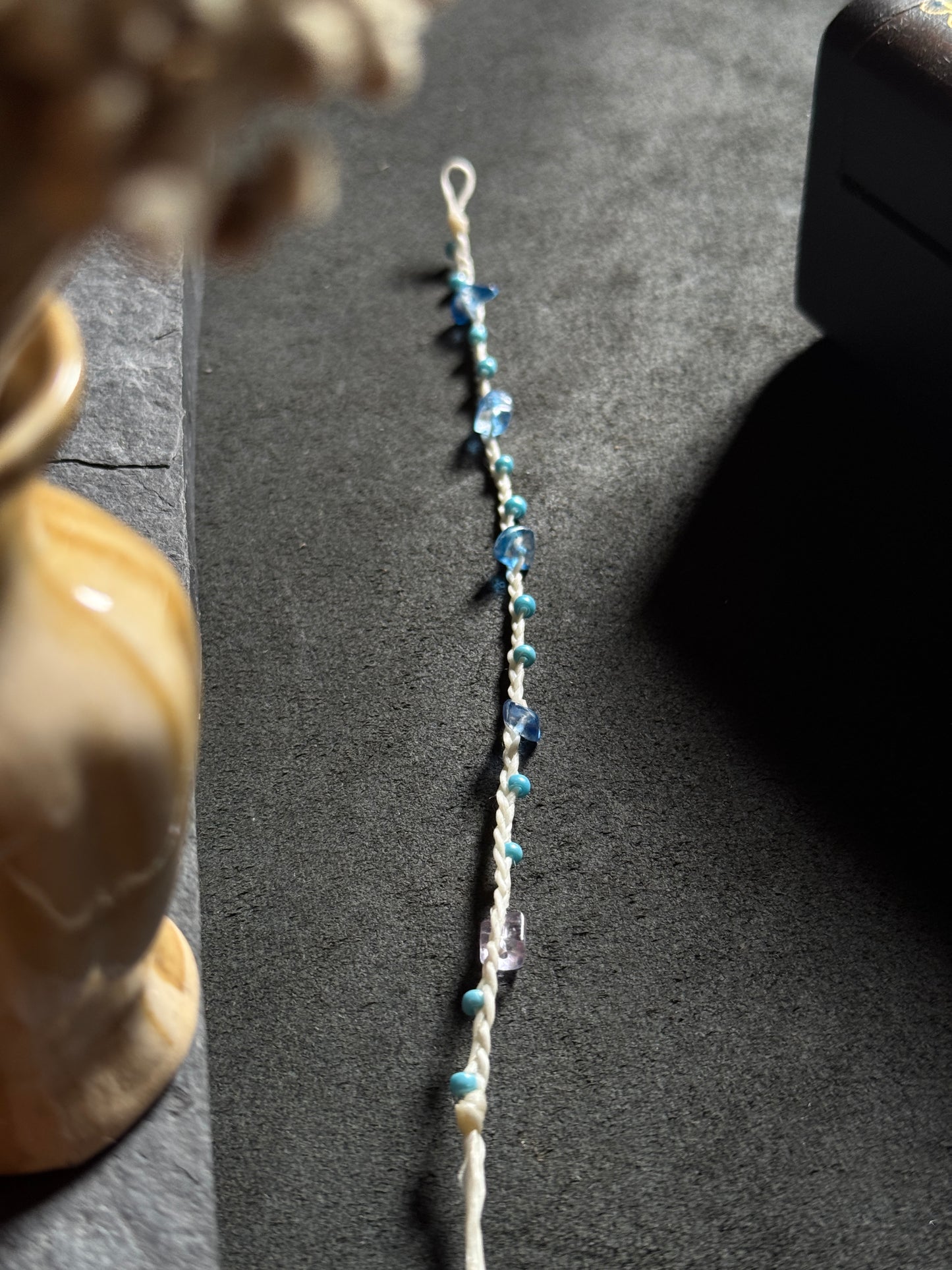 White macramé anklet with blue stones