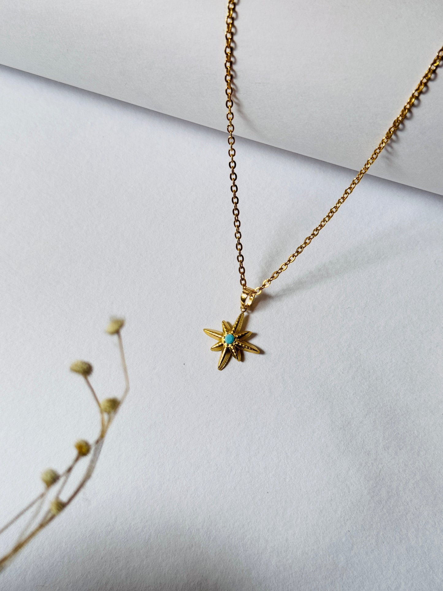 Star turquoise stone necklace 18k gold-plated