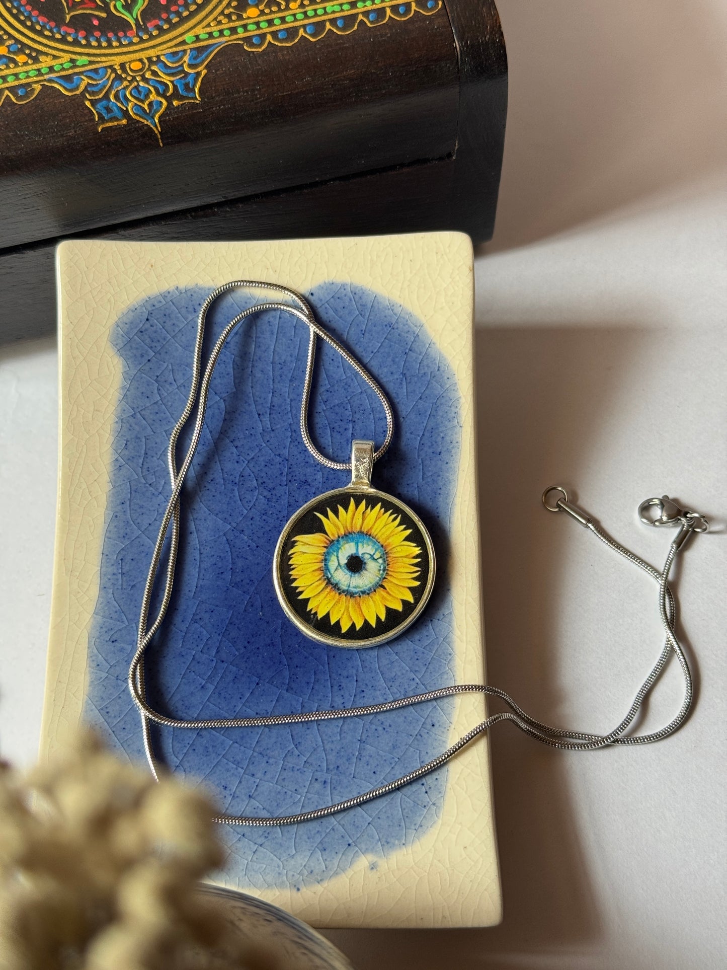 Sunflower resin necklace in 1.2 ss