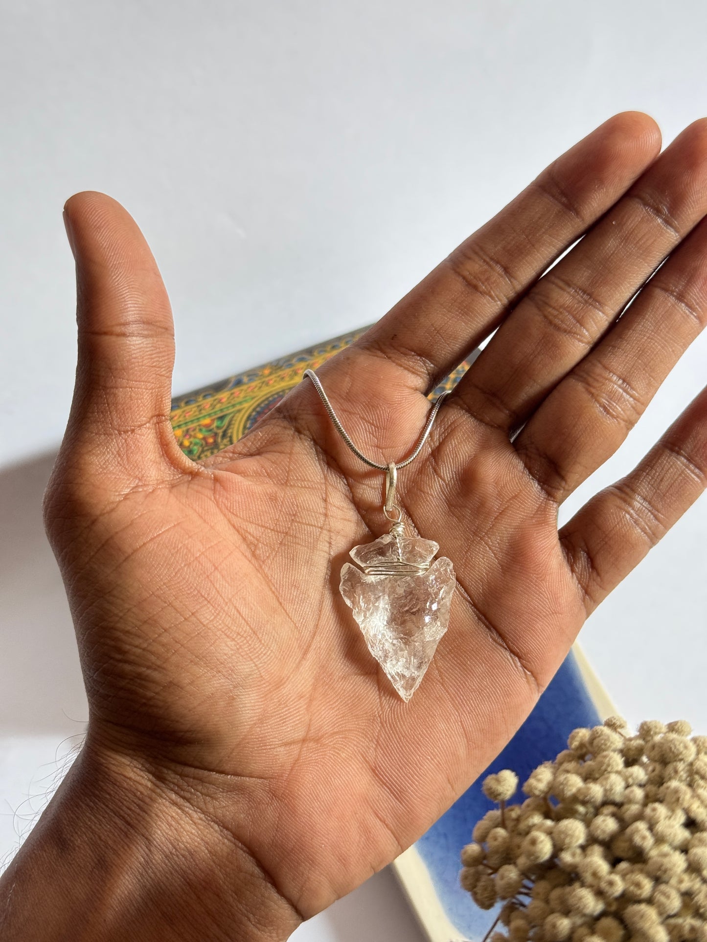Clear quartz stone arrow necklace in 1.2 ss