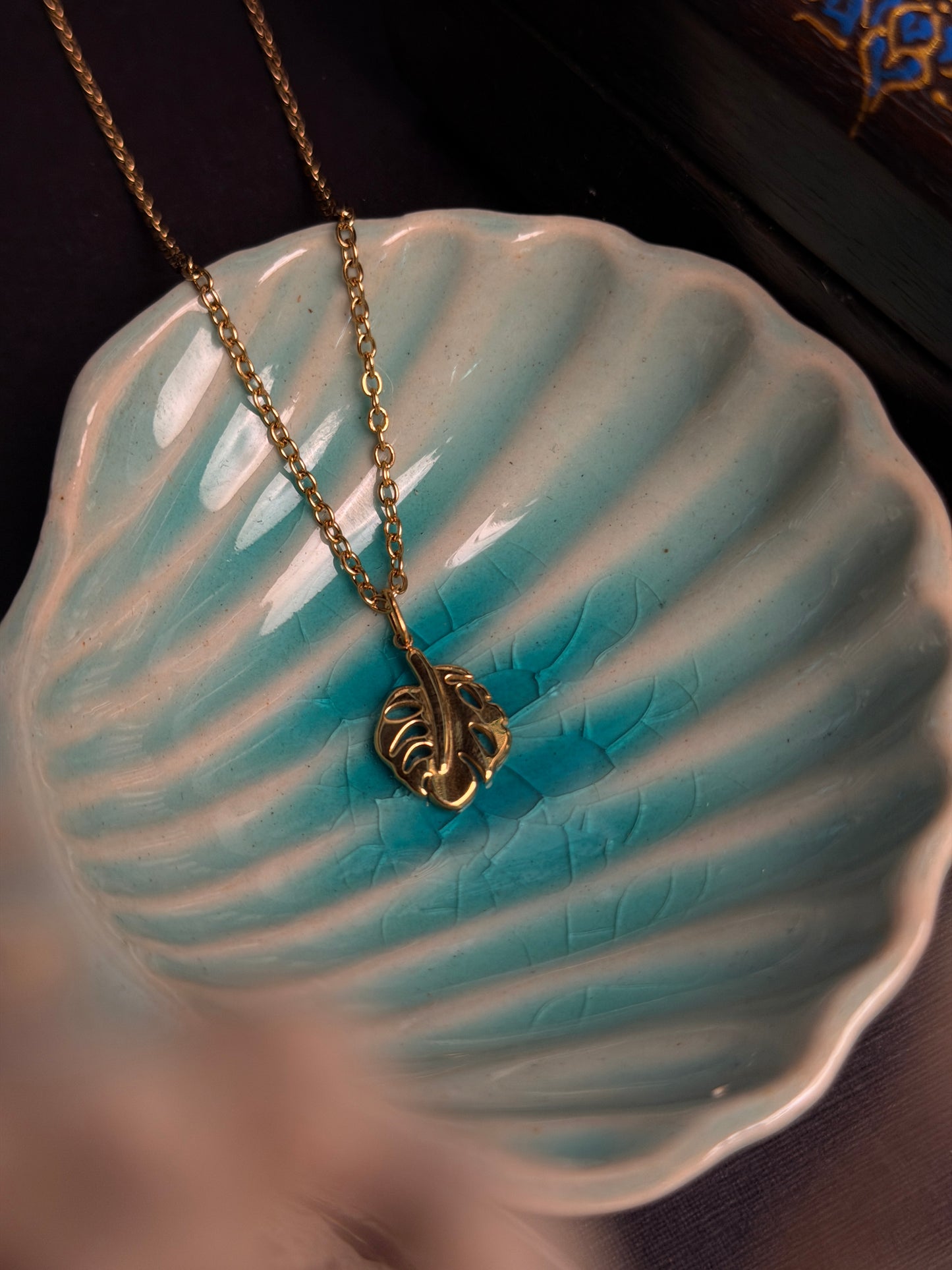 Leaf stainless steel 18k gold plated chain