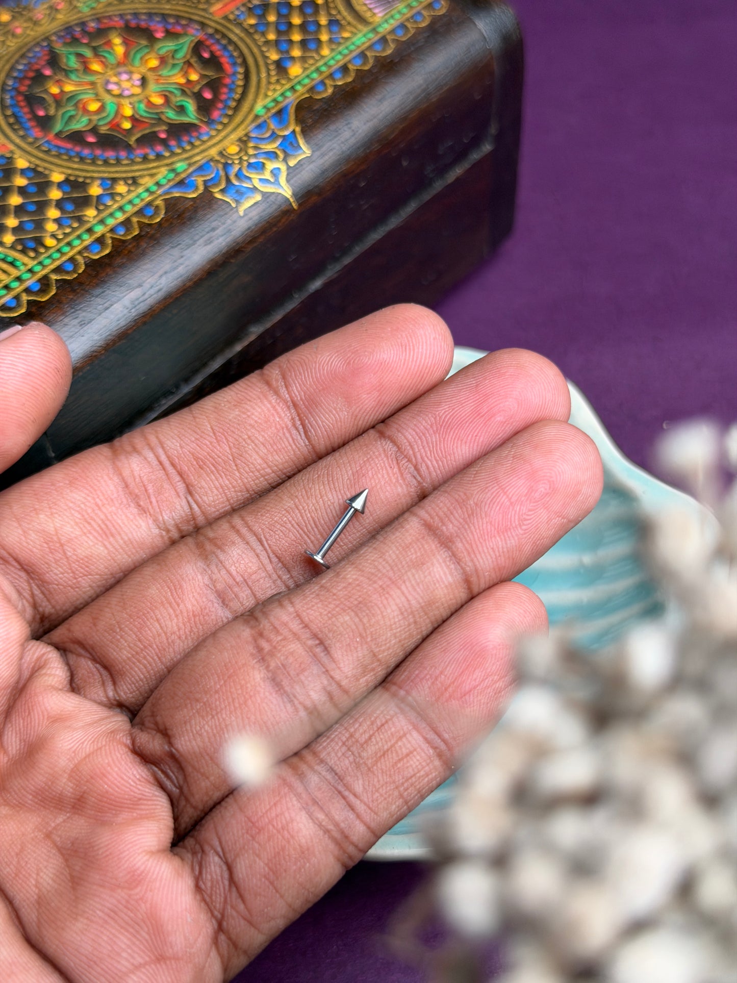 Minimal spike stud