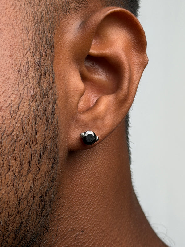 Black stone stud