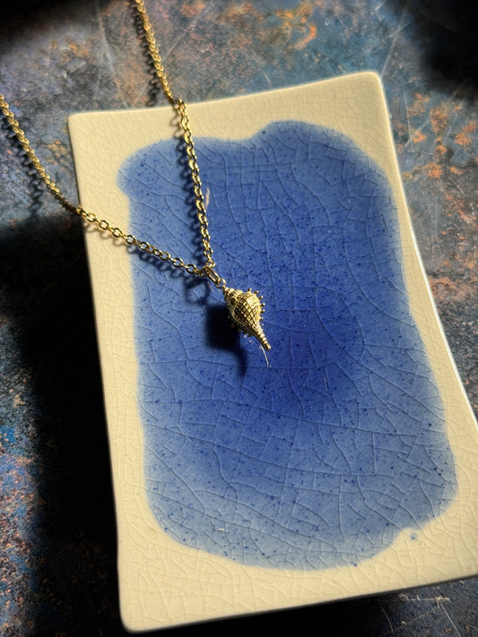 Conch shell adjustable 18k gold plated necklace