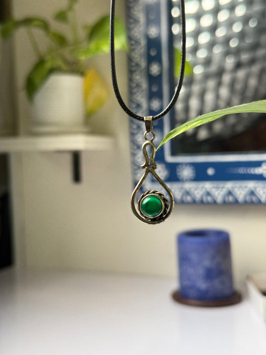 River stone stone necklace