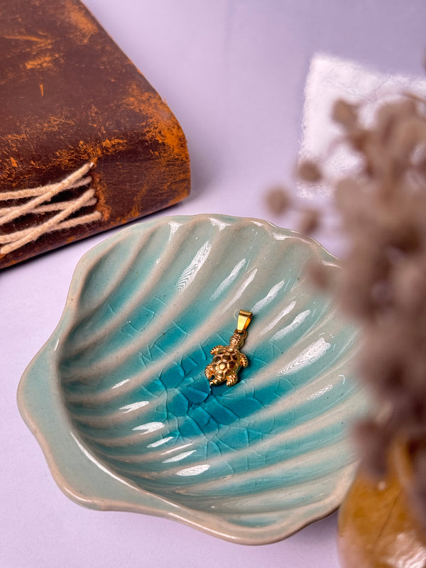 Turtle small stainless steel golden pendant with hook (18k gold-plated )