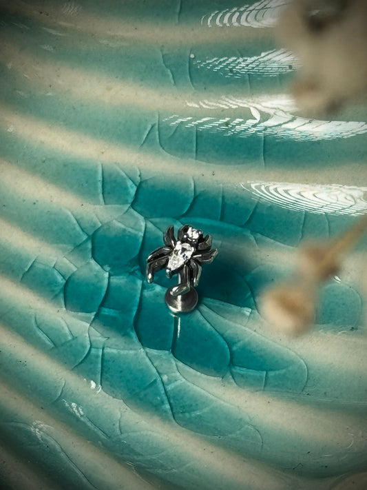 Spider stone stud