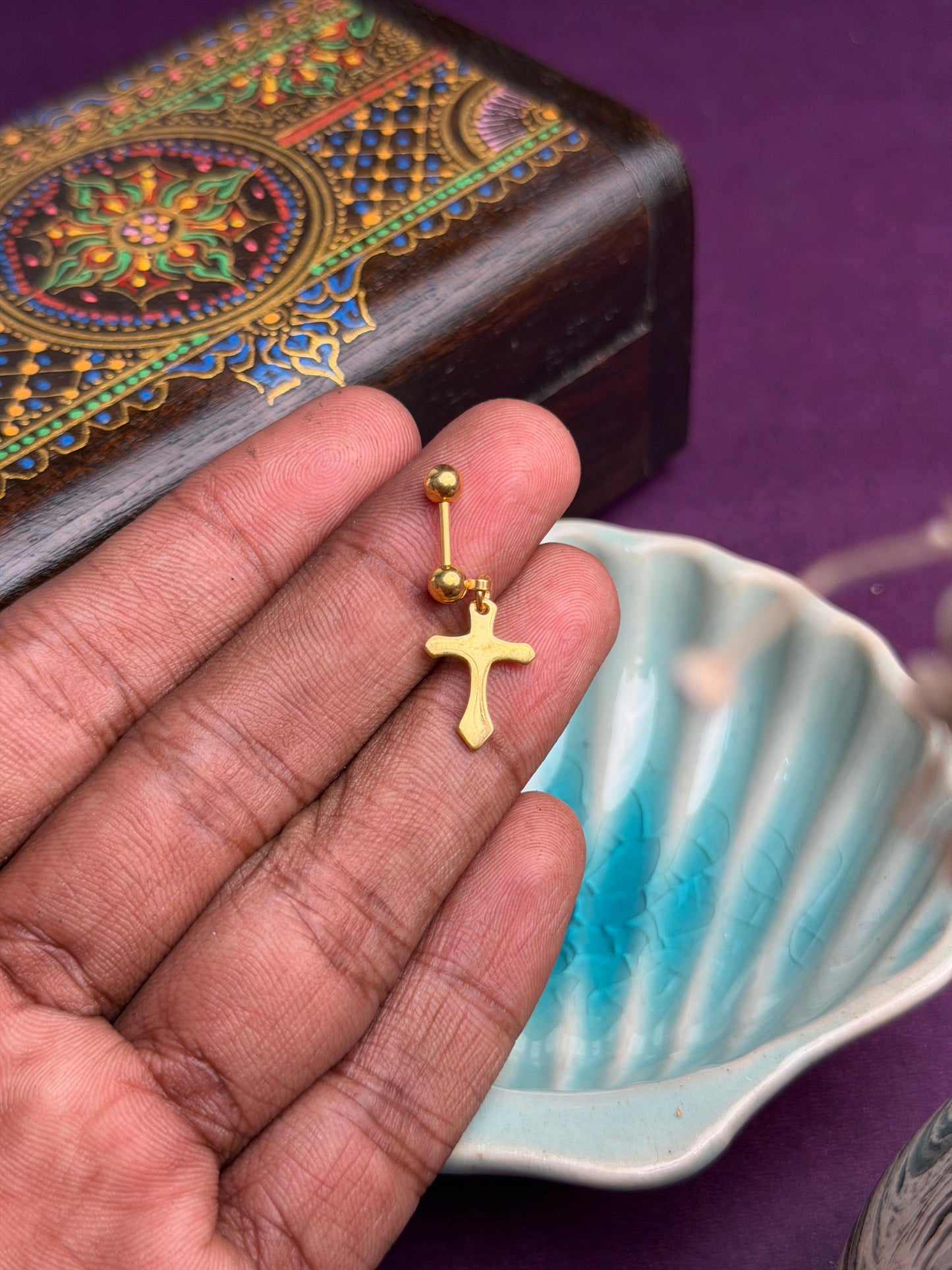 Minimal Devotion Stud 18 k gold plated