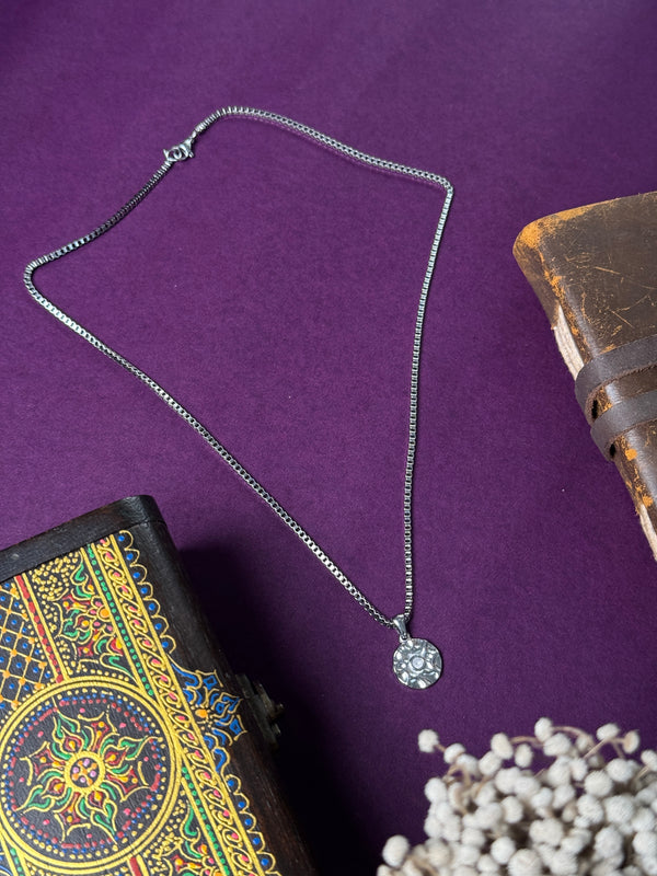 Uneven round stainless steel silver necklace
