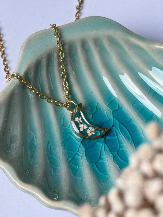 White Queen annes lace moon shape 18k gold plated necklace