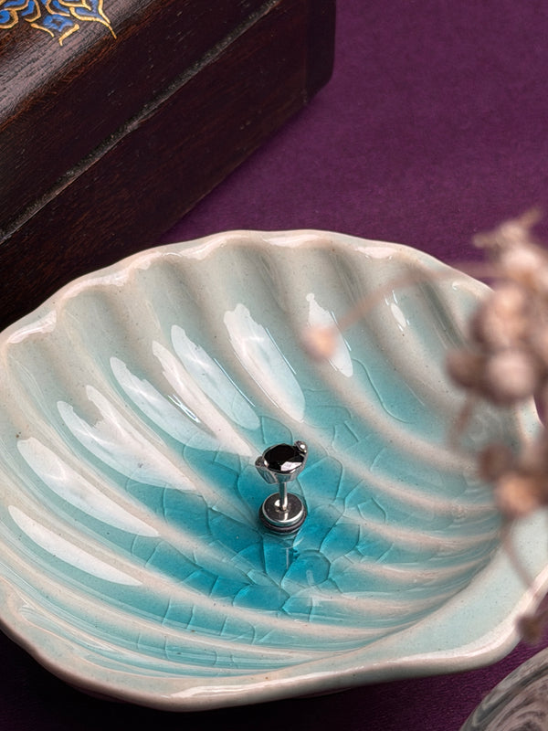 Black stone stud