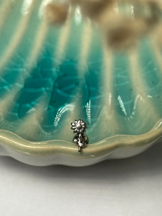 Sunflower minimal stud