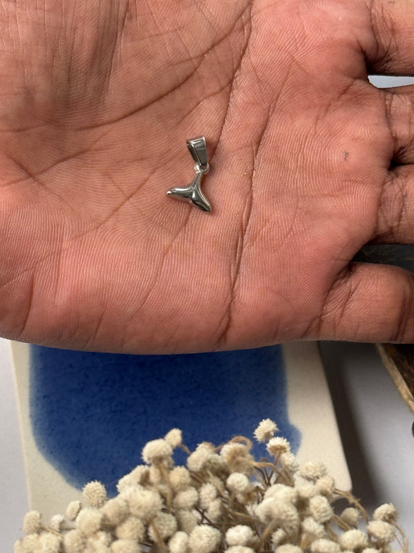 Fish tail stainless steel silver pendant with hook