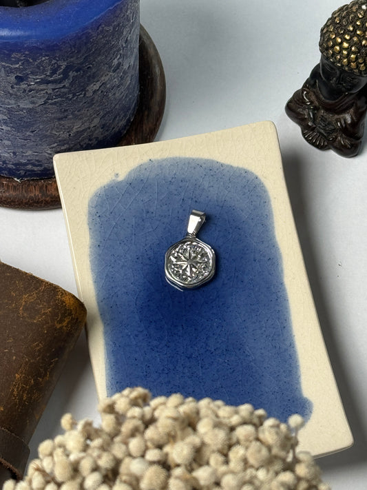 Star round stainless steel silver pendant with hook