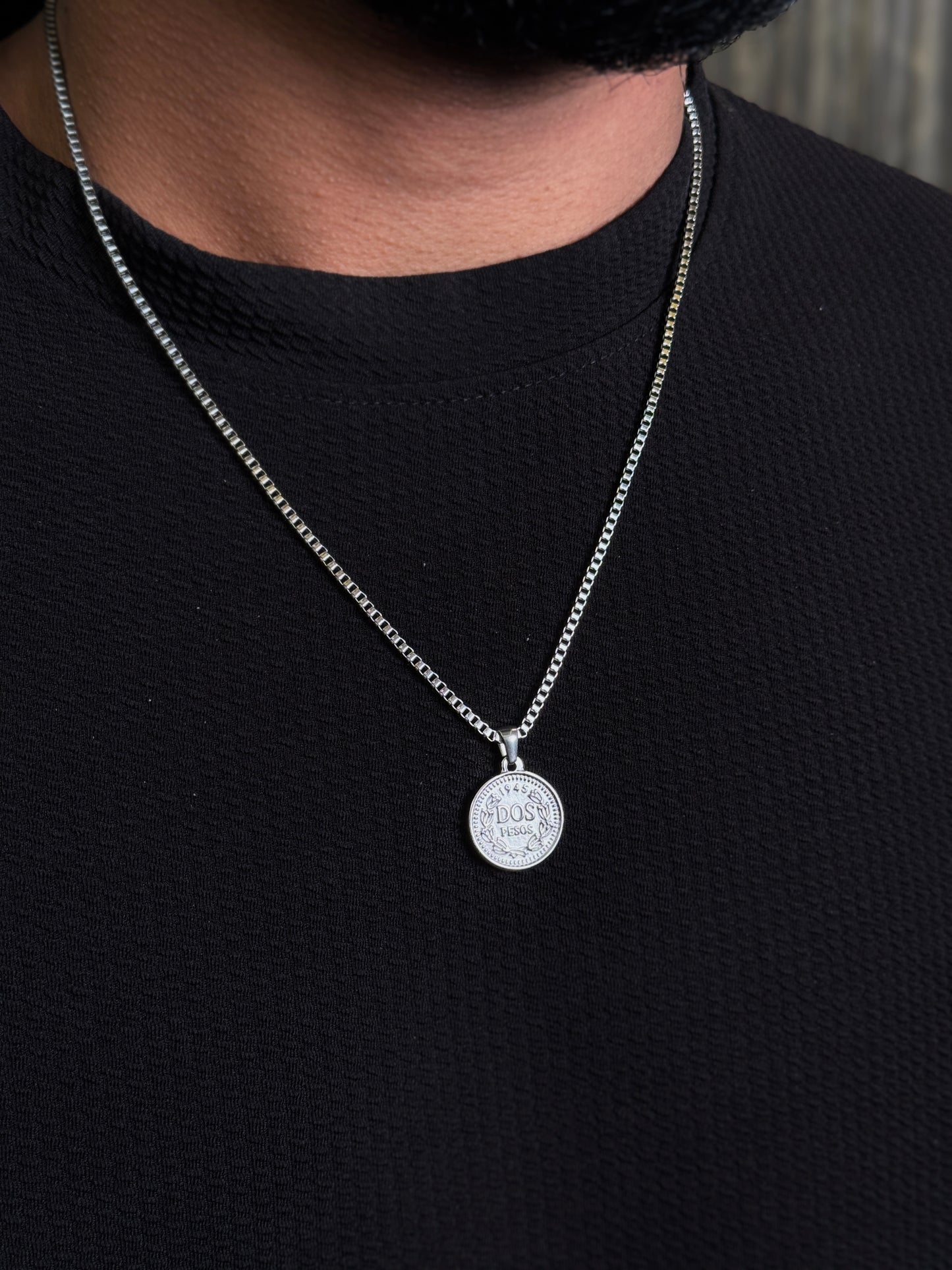 Dos peso’s stainless steel necklace