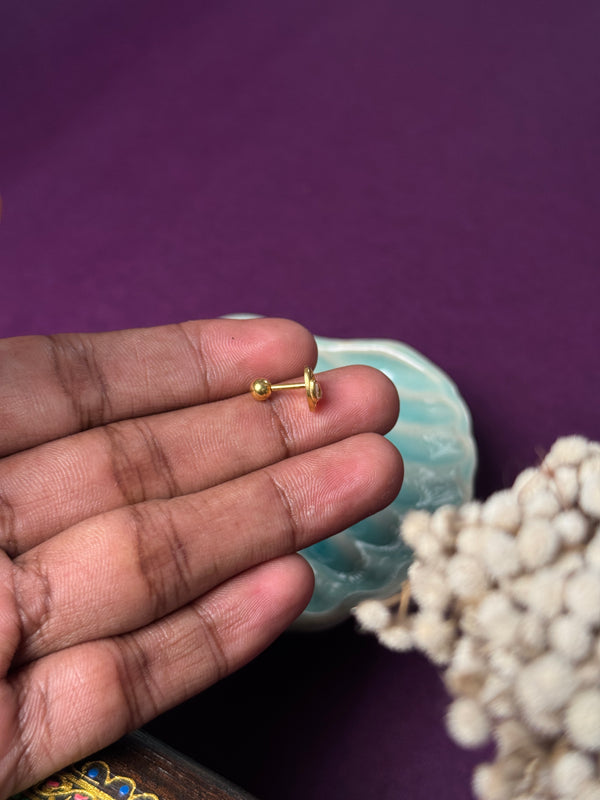Alien 18k gold plated stud