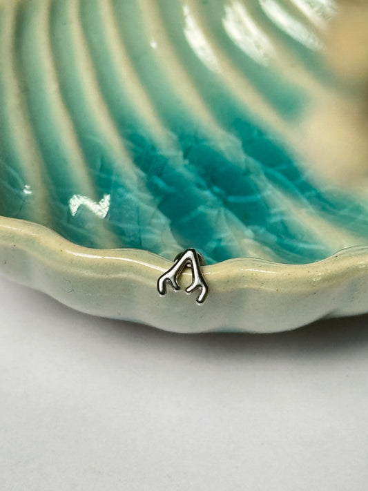 Minimal Stag Antlers Design stud