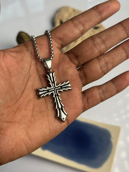 big spreading cross  premium stainless steel 60 cm chain