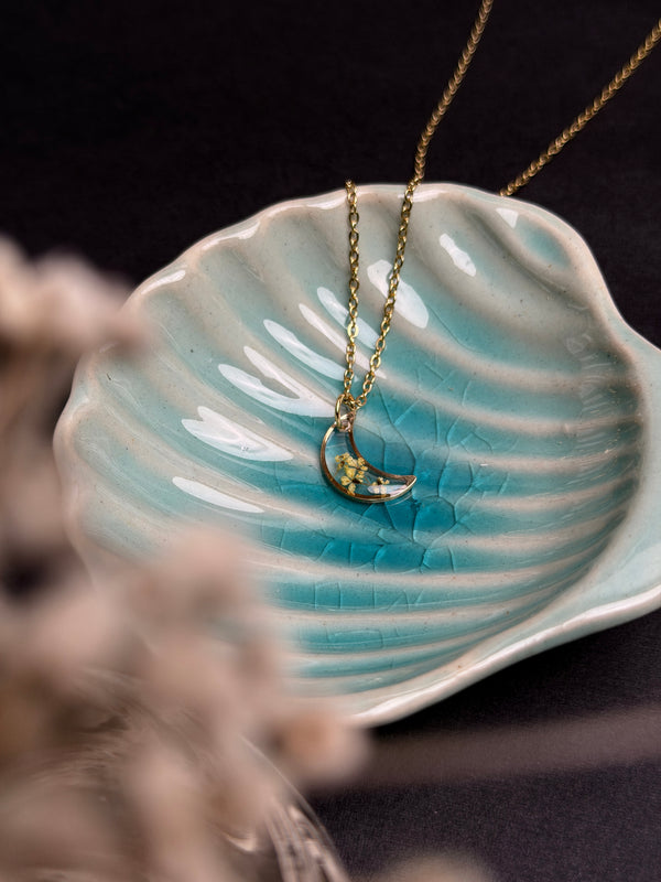 Yellow Queen annes lace moon shape 18k gold plated necklace