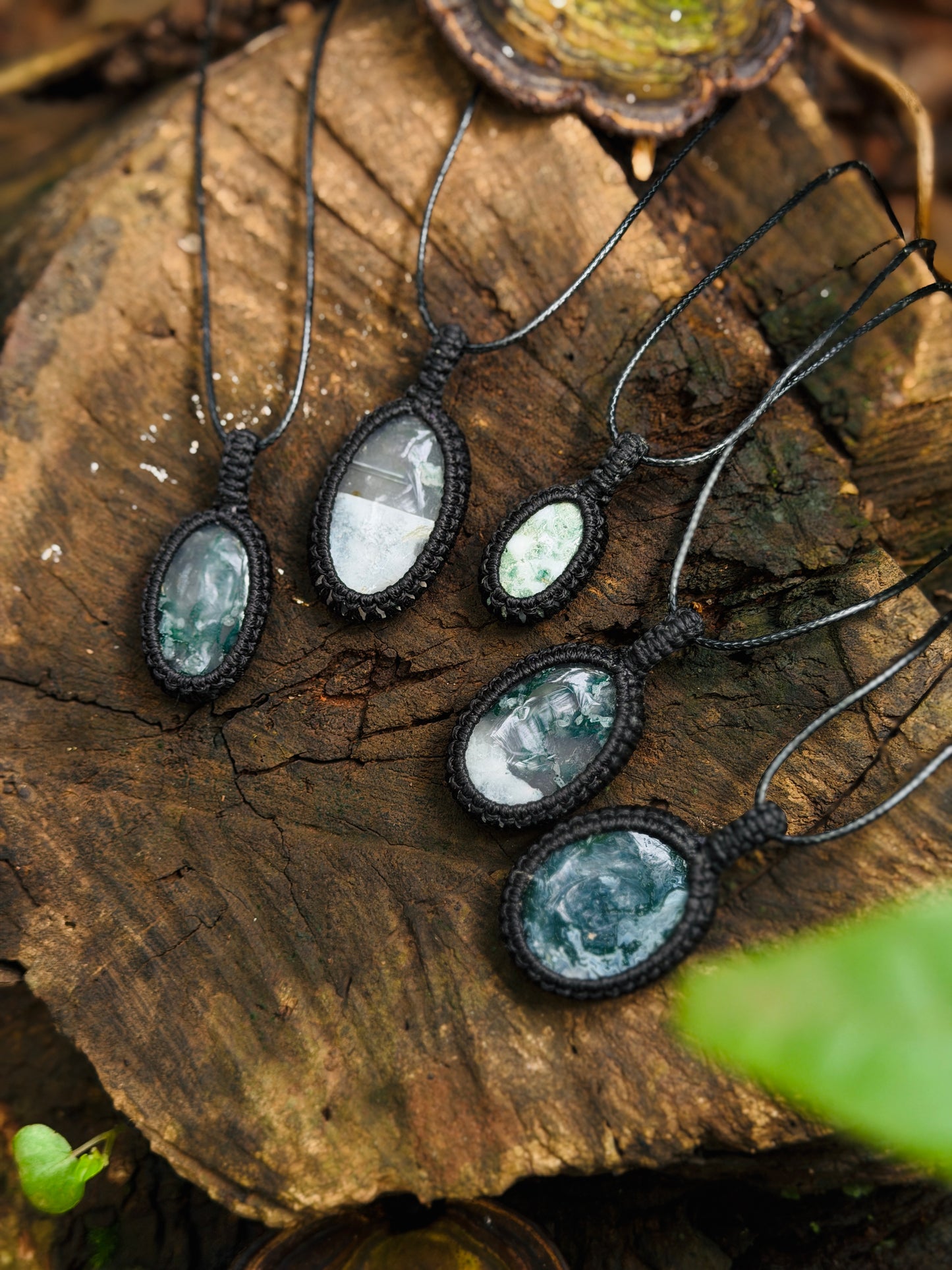Moss agate macrame stone necklace