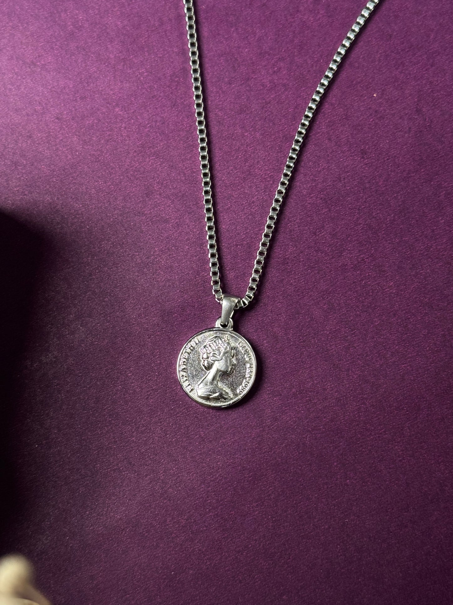 Dos peso’s stainless steel necklace