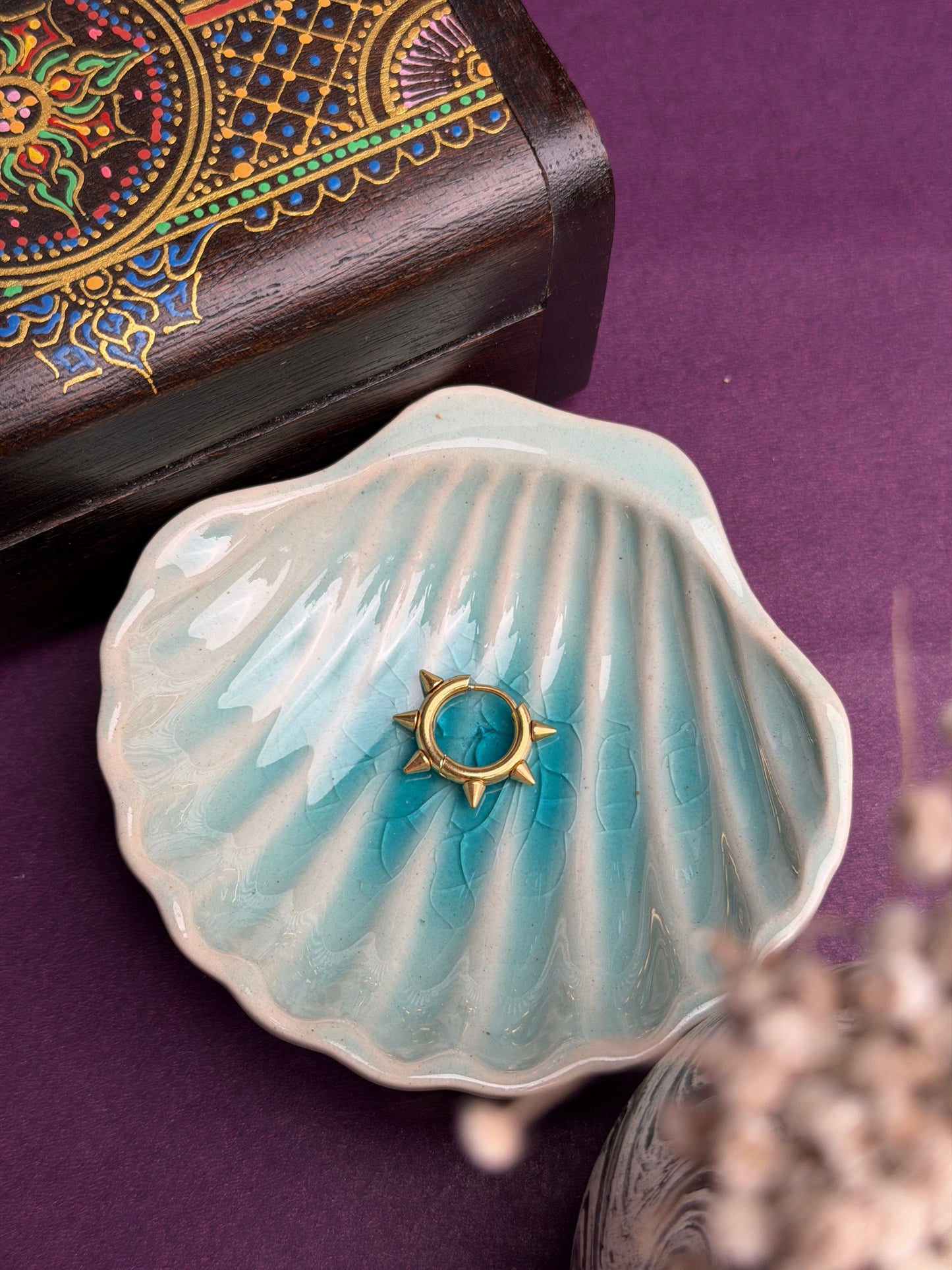 Thorn circle earring 18k gold plated