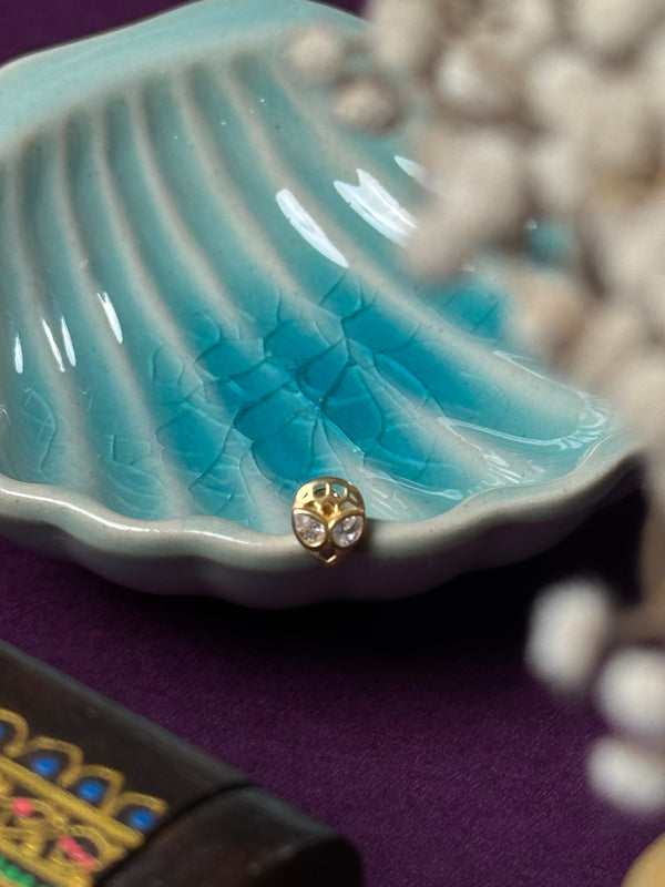 Alien 18k gold plated stud