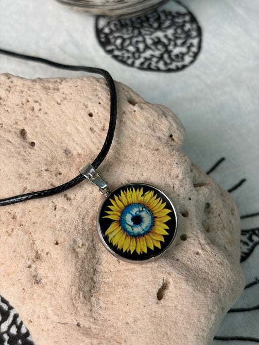 Sunny Iris necklace