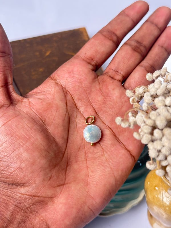 Pearl atainless steel golden pendant with hook (18k gold-plated )