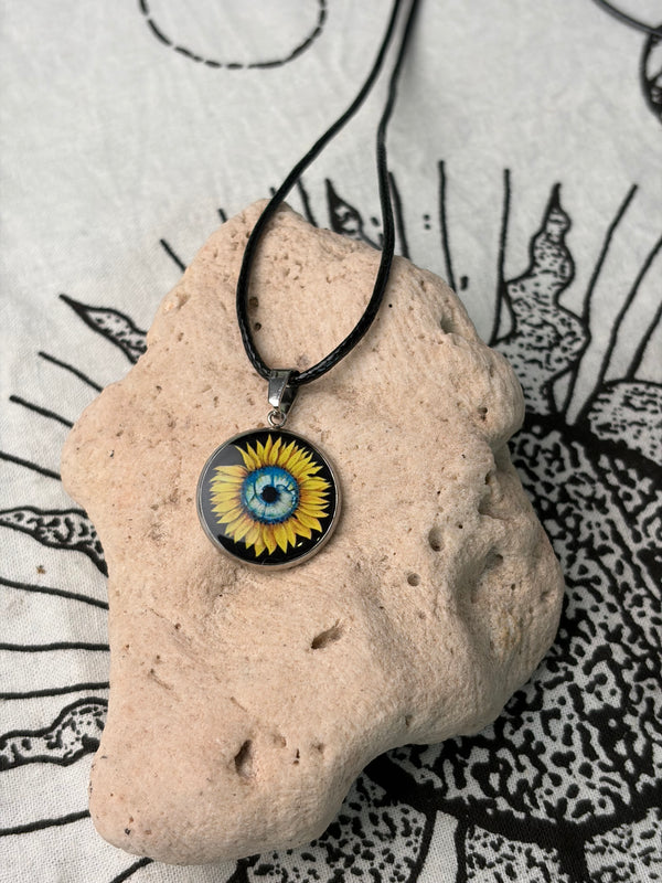 Sunny Iris necklace
