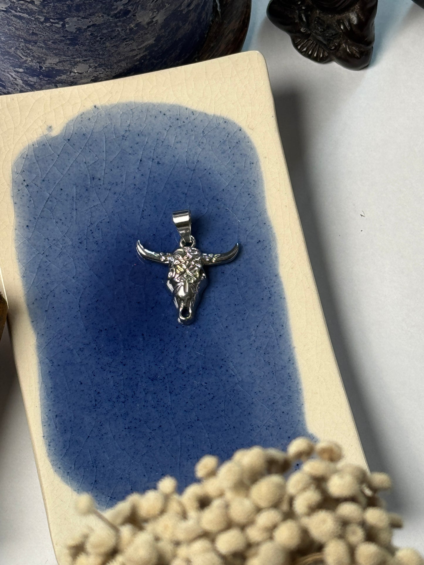 Bull head stainless steel silver pendant with hook