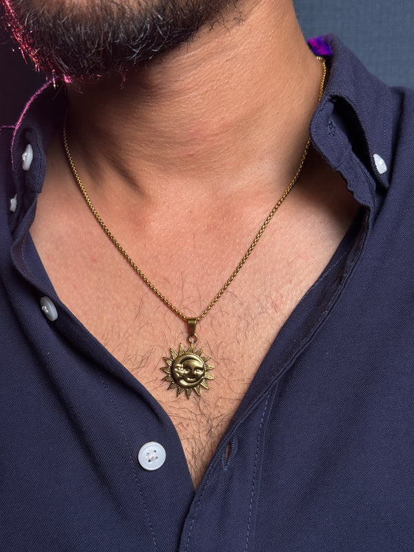 Sun moon round 18k gold plated with r box chain 55 cm