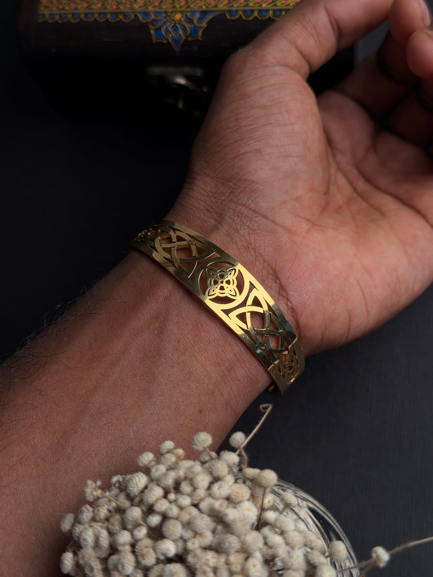 Triquetra Kada Bracelet